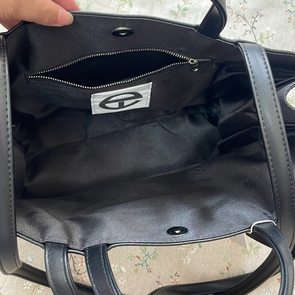 Telfar Medium Classic Black Shoulder Bag - Picture 8 of 10